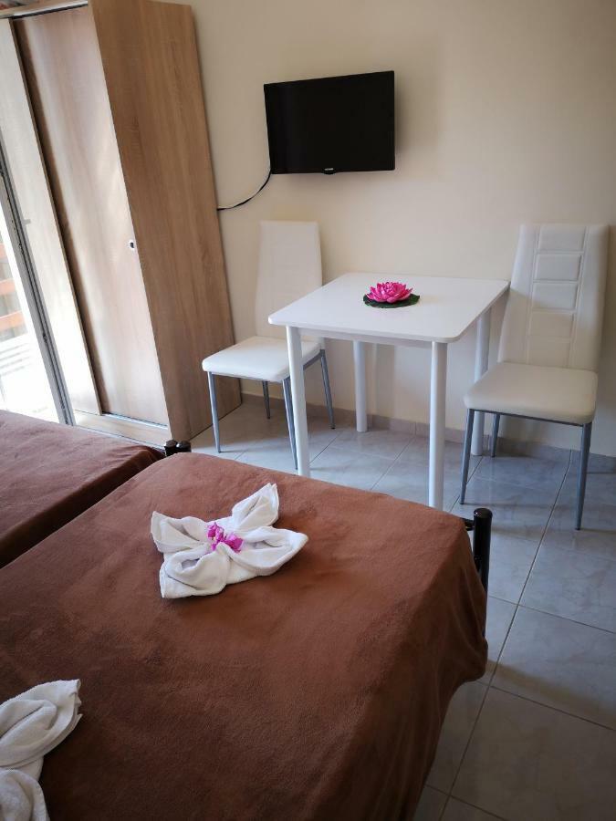מרטיאס Apartment Alexis Armeno מראה חיצוני תמונה
