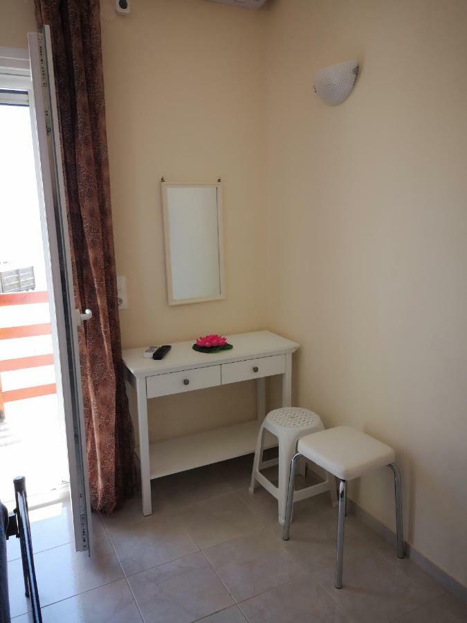 מרטיאס Apartment Alexis Armeno מראה חיצוני תמונה
